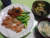 残りのアスパラは…